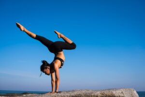 Tips Praktis Menjalani Yoga untuk Kesehatan dan Keseimbangan