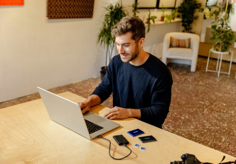 mengelola bisnis online